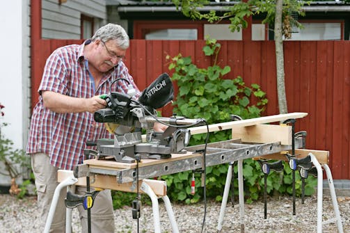 Jiirisirkkeli: Liikkuva työpöytä tuo sirkkelin aivan työmaan viereen. jiirisirkkeli